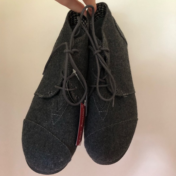 Gray Wool Wedges - Picture 3 of 7